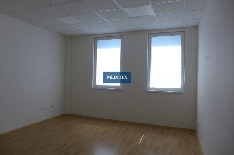 Omlouvám se, ale potřeboval bych vědět, co přesně chcete přeložit do češtiny. Můžete mi prosím poskytnout text, který chcete přeložit?