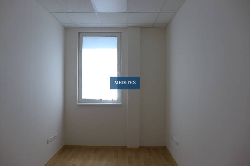 Je mi ľúto, ale potrebujem vedieť, čo konkrétne chcete preložiť do češtiny. Mohli by ste mi poskytnúť text, ktorý chcete preložiť?
