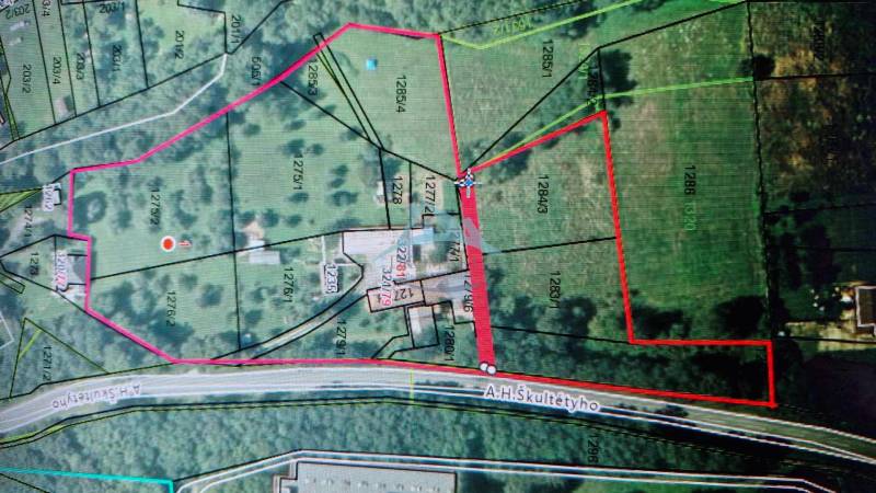 Mapa pozemků na ulici A.H. Škultétyho, znázorňuje území vhodná pro bydlení.
