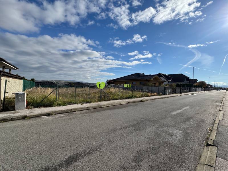 Pozemky - bydlení na Tokajské ulici v Košicích, městské části Krásna.