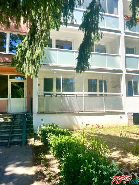 Bytový dům na Kapitána Nálepky, Košice - městská část Staré Město, s balkony a zahradou.