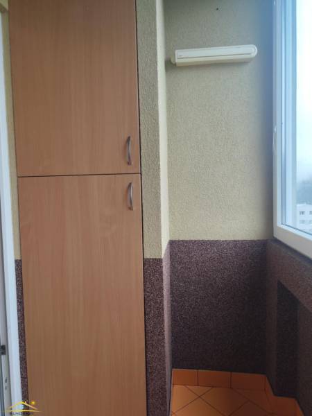 Lodžie v 3-pokojovém bytě se skříňkou a dlažbou, Čadca, Okružní ulice.