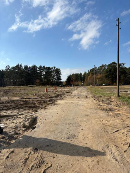 Stavební pozemek na ulici Pod Borovicí v Studience, ideální pro bydlení.