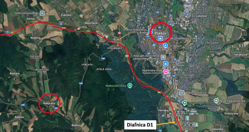 Satelitní mapa okolí Prešova s označenými zemědělskými a lesními pozemky, dálnice D1.