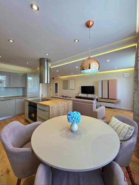 pohľad smerom k obývačke