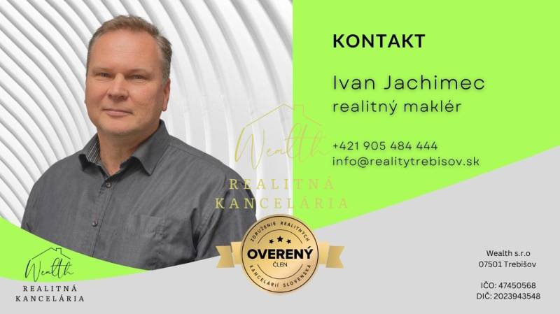 Vizitka realitního makléře s kontaktními údaji a certifikátem ověřeného člena.