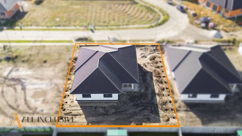 Rodinný dům na ulici Florida Villa Park v Dunajské Stredě s terénními úpravami.