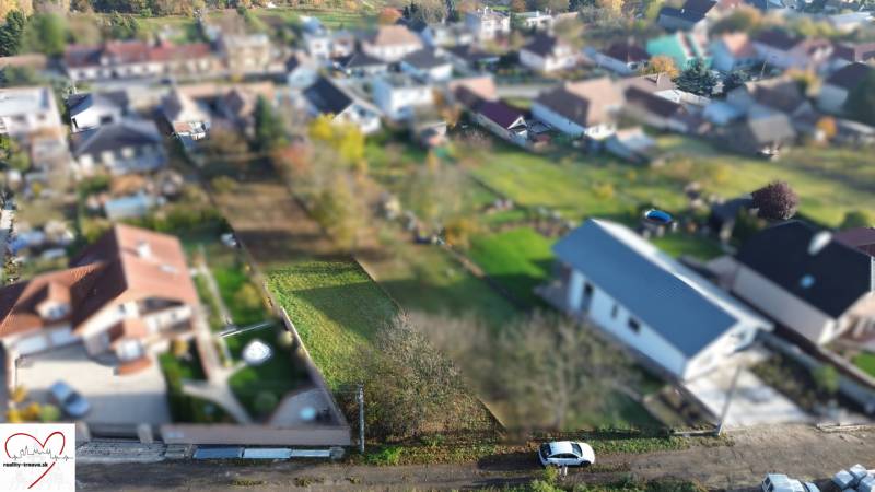 Letecký pohled na pozemky - bydlení v Dolní Krupé na ulici M.H. Chvátalové.