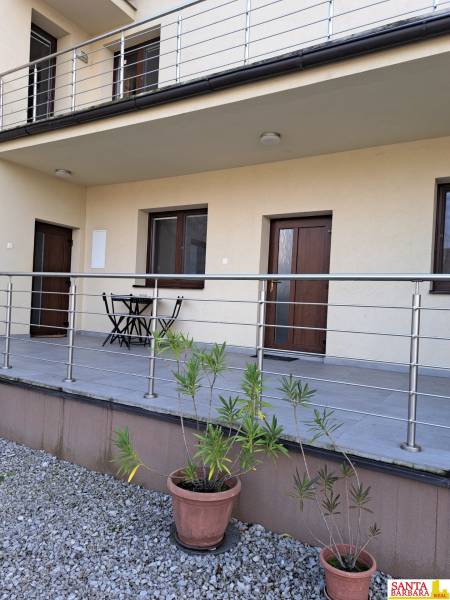 Exteriér 4-pokojového bytu na ulici Pasienkova v bratislavských Dolních honoch.