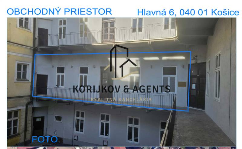 Obchodní prostory s balkonem na Hlavní ulici v Košicích, městská část Staré Město.