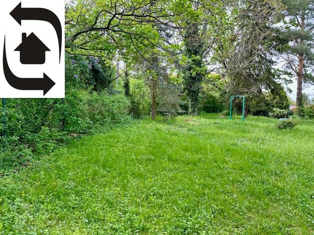 Zahrada se stromy na Větvové ulici v Bratislavě - Starém Městě, 3-pokojový byt.