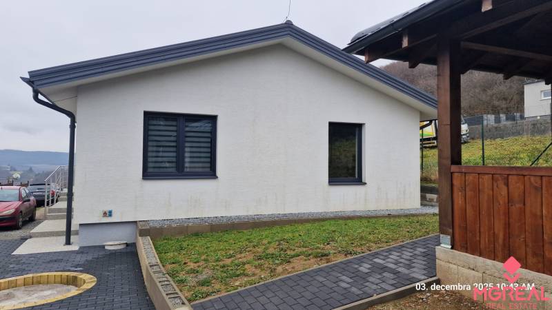 Rodinný dům na Kopaninové ulici v Sokoľe s parkováním a zahradou.