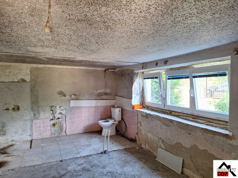 Omlouvám se, ale potřeboval bych vědět, co konkrétně chcete přeložit do češtiny. Můžete mi prosím poskytnout text, který potřebujete přeložit?