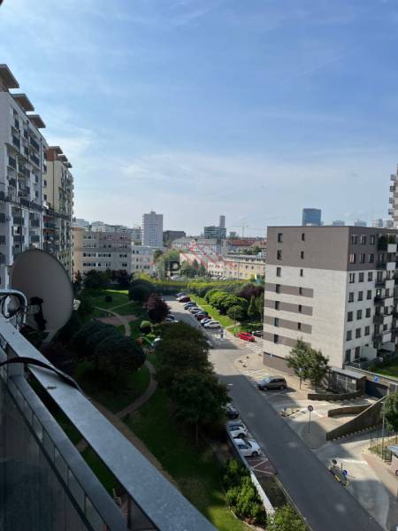 Výhled z balkonu 4pokojového bytu na Jégého ulici v Bratislavě - Nivy.