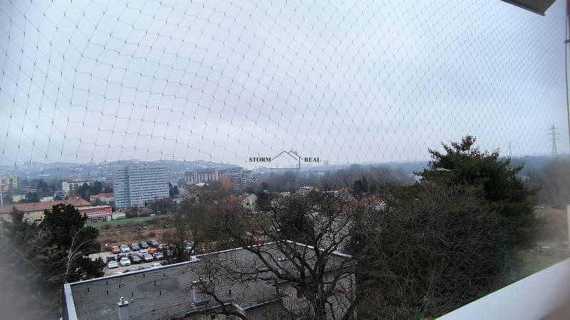 Výhled na město ze 4pokojového bytu na ulici Janotova v Bratislavě – Karlově Vsi.