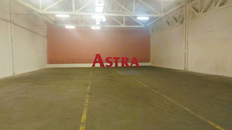 Prostorný sklad v Košicích - městské části Nad jazerom na Južnom nábreží.