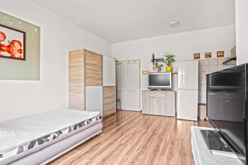 5 - 2025-09-23T131634.755.jpg