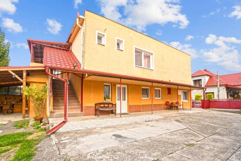 16 - 2025-09-23T131616.932.jpg