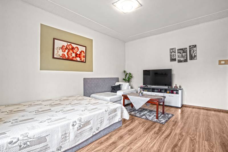 2 - 2025-09-23T131638.512.jpg