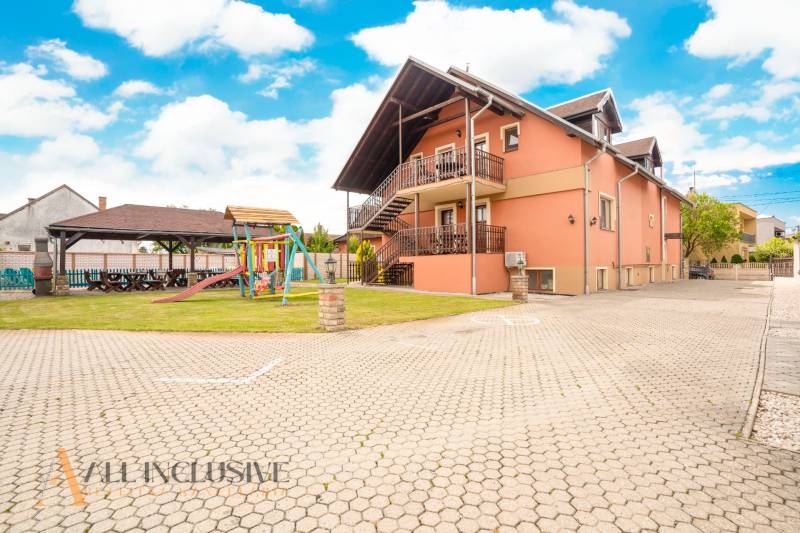 12 - 2025-07-15T115145.412.jpg