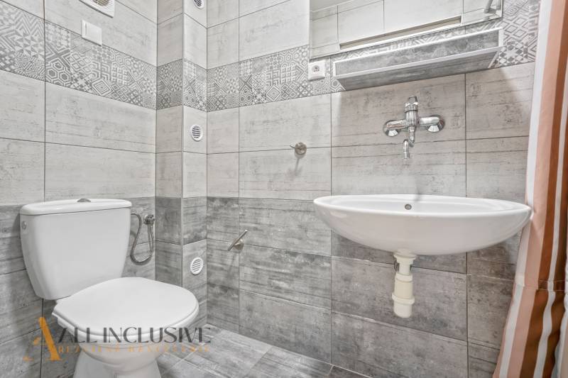 12 - 2025-08-11T114031.825.jpg