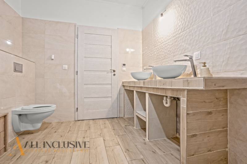 17 - 2025-11-06T132204.645.jpg