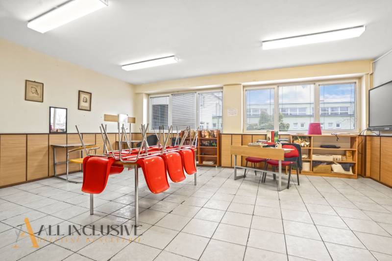 8 - 2025-12-09T103227.105.jpg