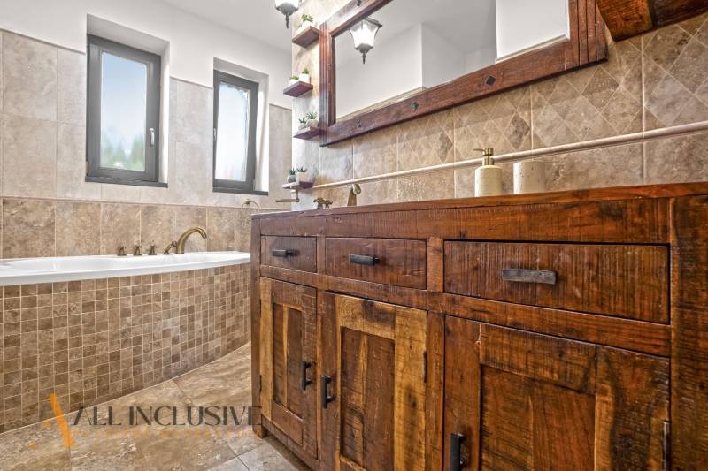 15 - 2025-10-07T112337.121.jpg