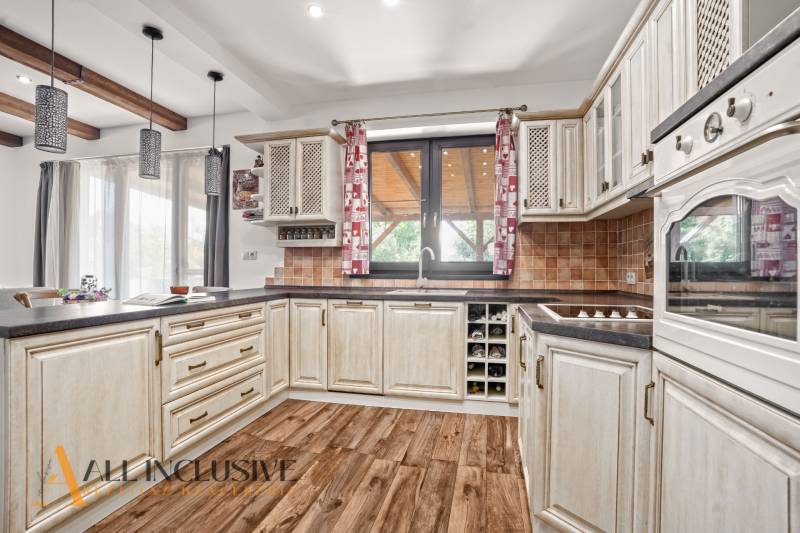 4 - 2025-10-07T112352.246.jpg