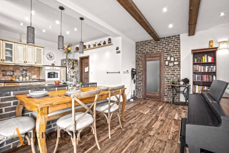 1 - 2025-10-07T112356.560.jpg