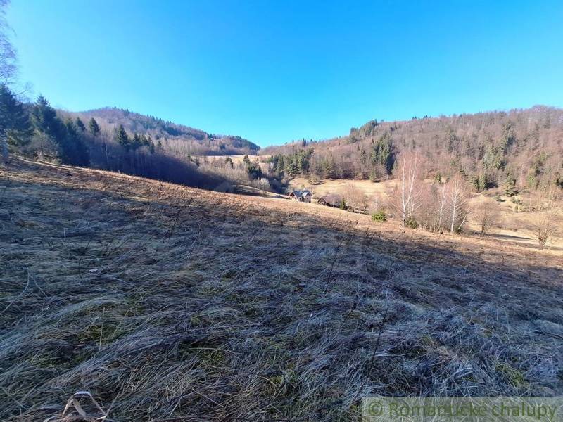 Krajina s loukou a lesy v Hronci, pozemky - bydlení.