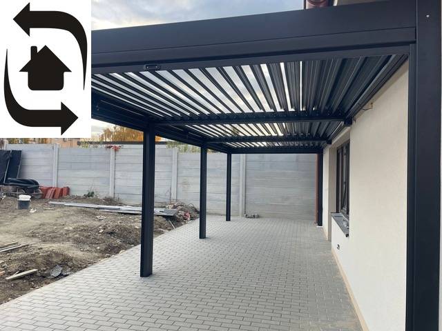 Rodinný dům na Devětinově ulici v Bratislavě - Podunajských Biskupicích má terasu s pergolou.