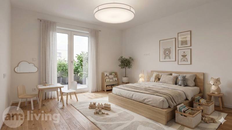 Dětský pokoj v rodinném domě s podlahou s dřevěným dekorem a hračkami.