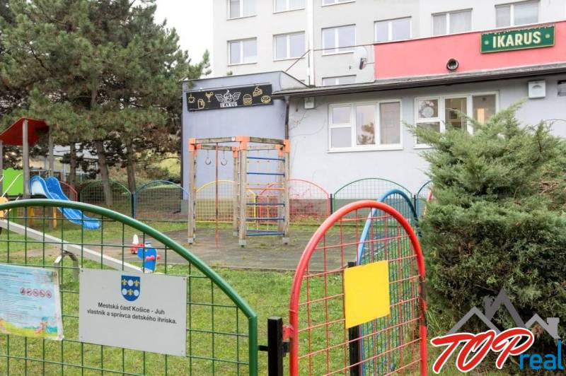 Dětské hřiště u gastro prostor na ulici Žižkova, Košice - městská část Jih.