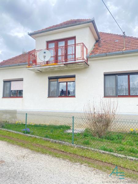 Rodinný dům na Turej louce v Myjavě s balkónem a zahradou.