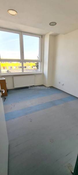 Omlouvám se, ale potřeboval bych vědět, co konkrétně chcete přeložit do češtiny. Můžete mi prosím poskytnout text, který mám přeložit?