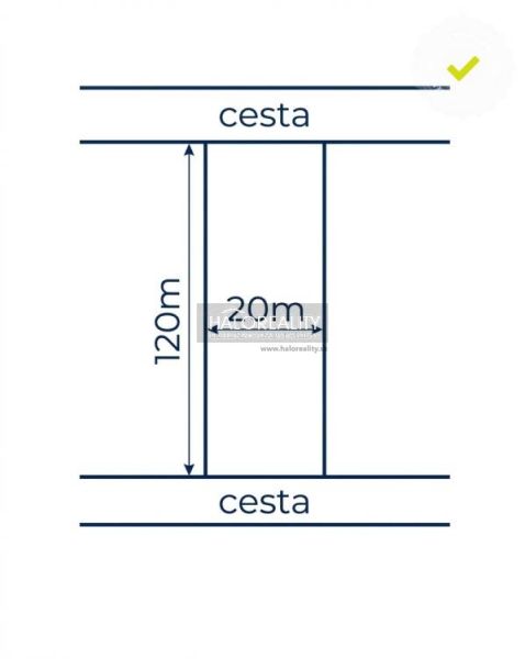 Pozemek v Trenčianských Miticích, obdélník 20x120 m, sousedící s cestou.