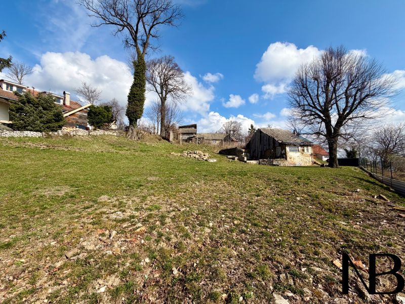 Jarní panorama z ulice v Lubině ideální pro Pozemky - bydlení.