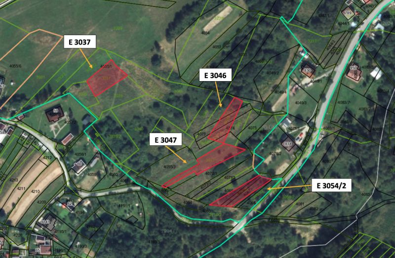 Mapa zemědělských a lesních pozemků v oblasti Svrčinovce s identifikačními označeními.