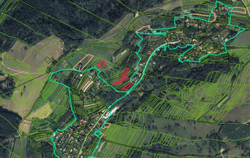 Mapa zemědělských a lesních pozemků v okolí města Svrčinovec.