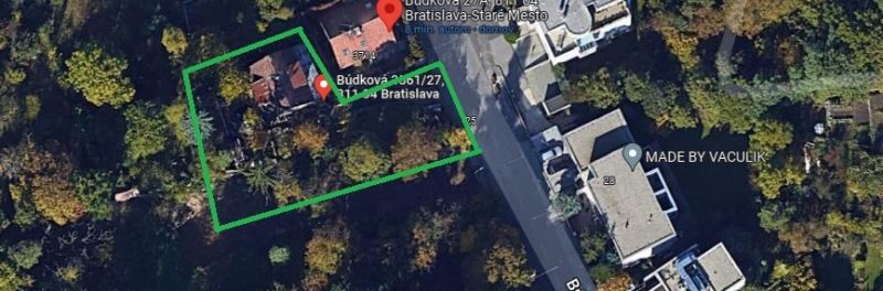 Letecký pohled na rodinný dům na Búdkové ulici v Bratislavě - Staré Město.