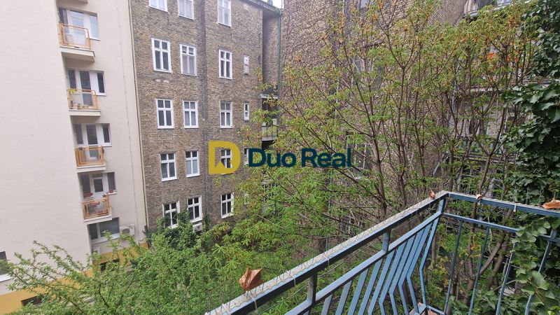 Pohled ze 3pokojového bytu s balkónem na Grösslingově ulici v Bratislavě - Staré Město.