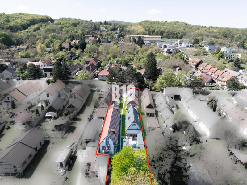 Letecký pohled na domy a pozemky - bydlení, Jadranská, Bratislava IV.