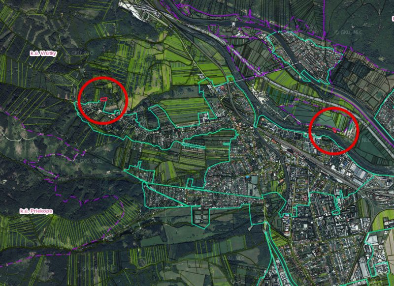 Mapa zobrazuje zemědělské a lesní pozemky v oblasti Vrútek.