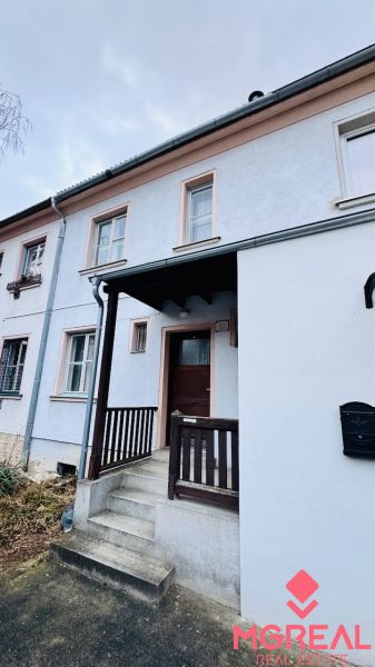 Vchod do 3-pokojového bytu na ulici Rudolfa Jašíka v Partizánskem.