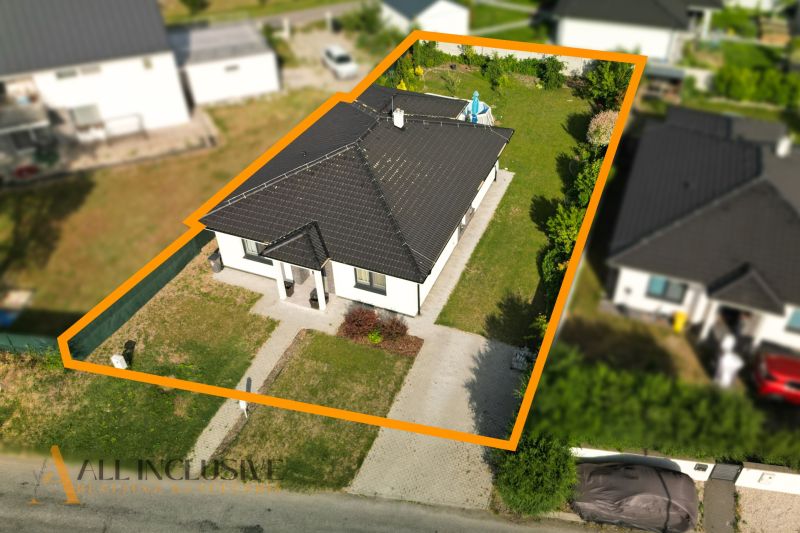Rodinný dům v Dunajské Stredě na ulici Veľké Blahovo s prostornou zahradou.