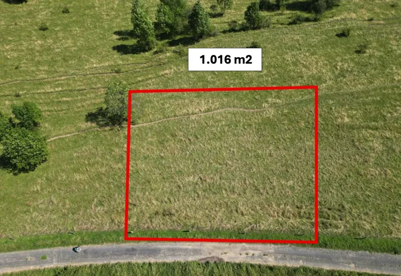 Pozemek 1.016 m² s trávou a stromy, Stará Ľubovňa, Zvláštní nemovitosti.