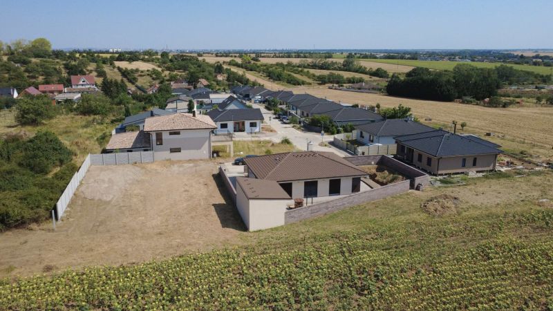 Krásné pozemky na bydlení ve Vlčí dolině, v Suché nad Parnou obklopené přírodní scenérií.