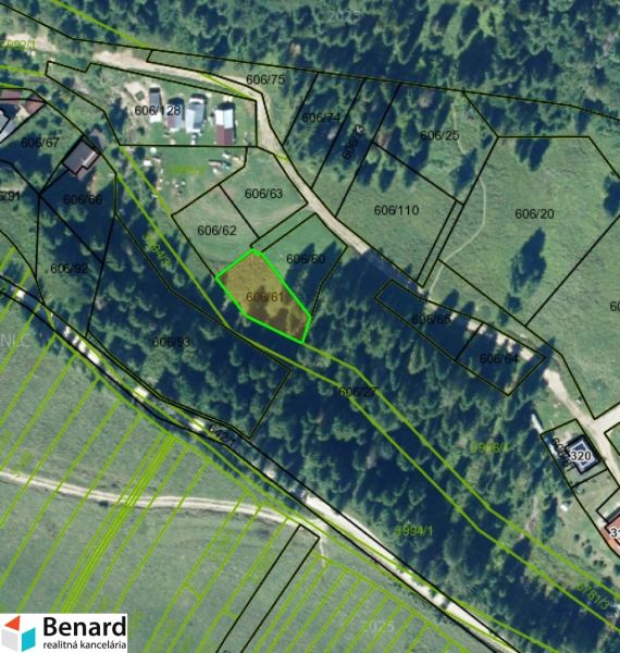 Mapa rekreačních pozemků v Litmanové, s vyznačenými parcelami a okolními lesy.