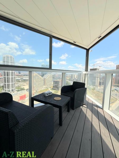 Balkon v 3-pokojovém bytě na Landererově ulici, Bratislava - Staré Město s výhledem.